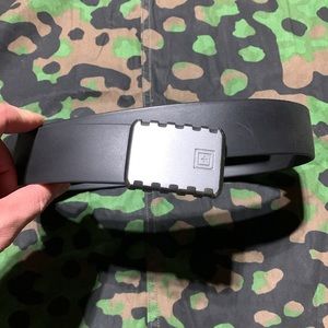 5.11 Men’s Belt Medium 32-34 Rubber